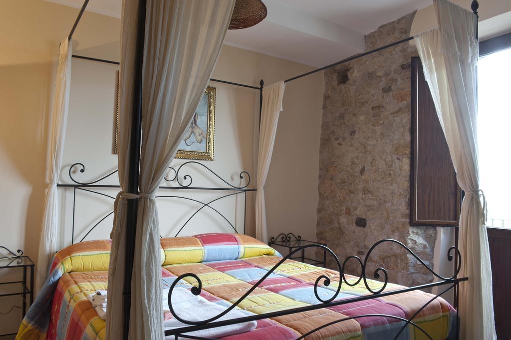 Casa Vacanze "Pietra Viva" Castelnuovo Parano 部屋 写真