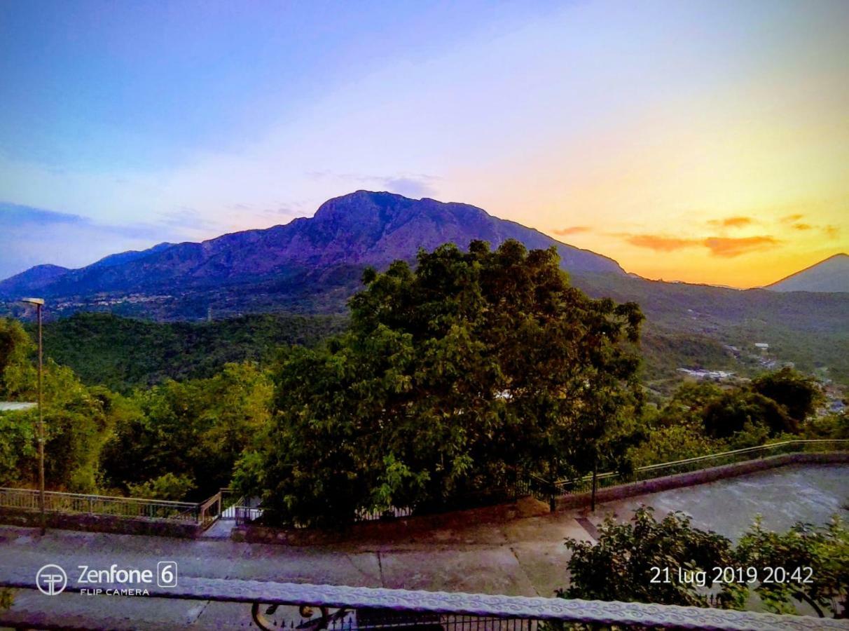 Casa Vacanze "Pietra Viva" Castelnuovo Parano エクステリア 写真